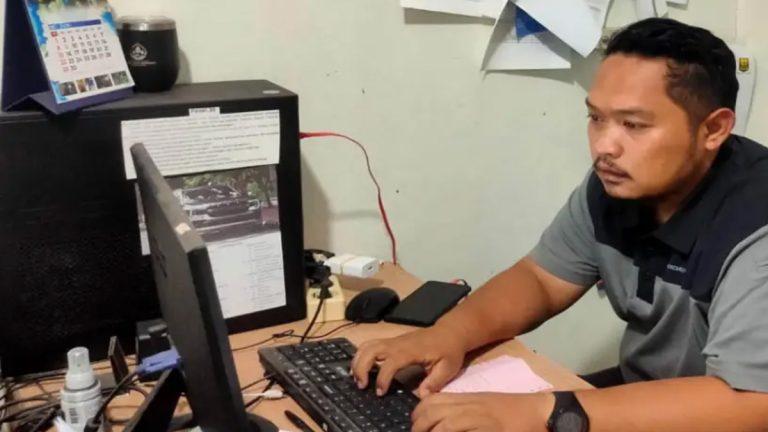 Adapun persyaratan bagi warga yang ingin mendaftar cukup sederhana, yakni fotokopi KTP, Kartu Keluarga, materai Rp10.000, serta jaminan satu bulan rekening sebesar Rp95.500. Sosialisasi program juga dilakukan ke kampung-kampung yang belum terhubung dengan jaringan Perumdam TJM.